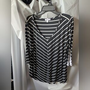 Roommates Black and White Striped 3/4 Length Sleeve Top